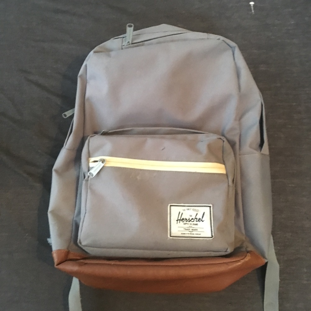 Herschel Pop Quiz Backpack in Grey
